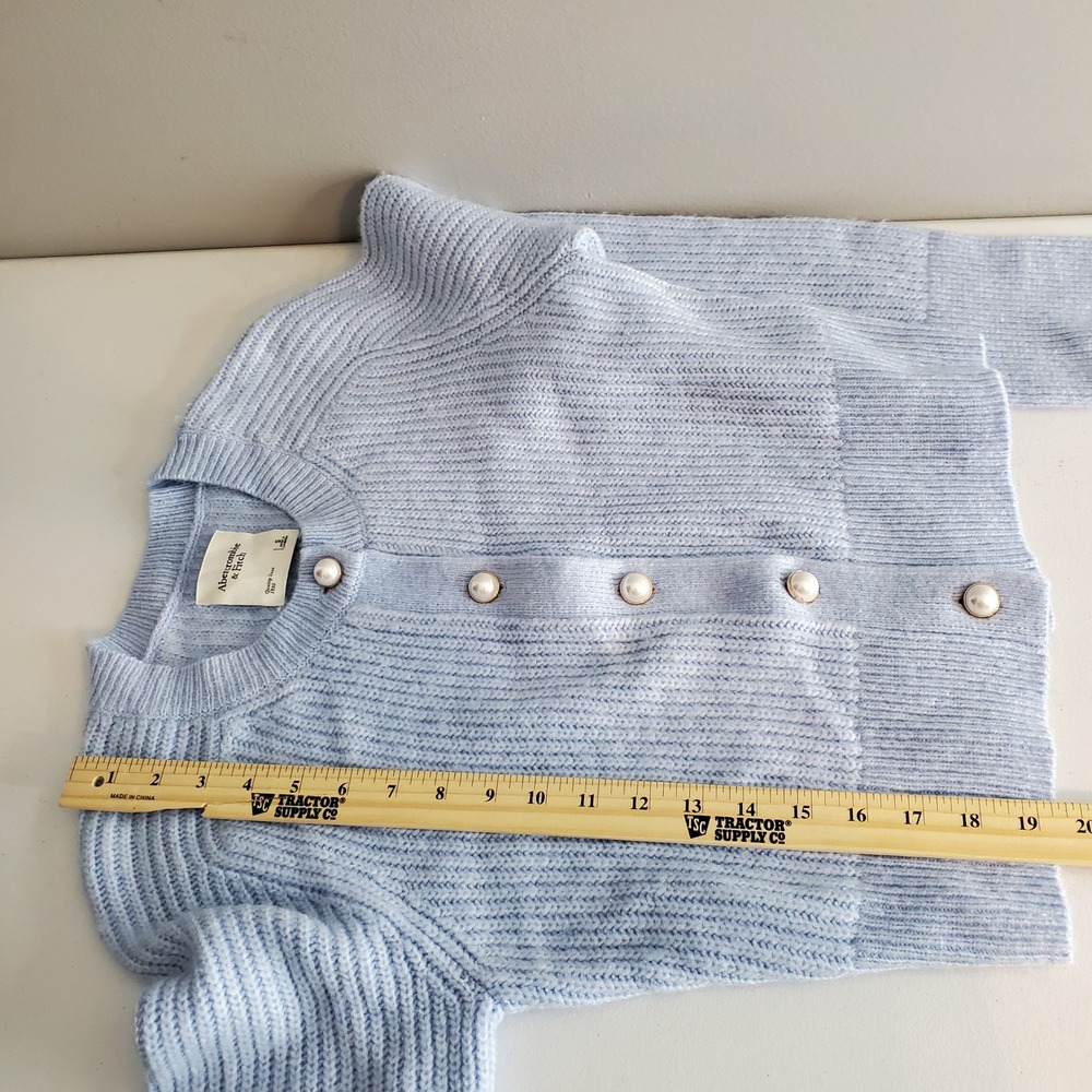 Abercrombie & Fitch Blue Pearl Button Cropped Knit Cardigan S Coquette Preppy - Picture 5 of 11